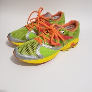 Newton Men's Athletic Running Shoes Size 8 Neon Green Yellow Well Maintained.